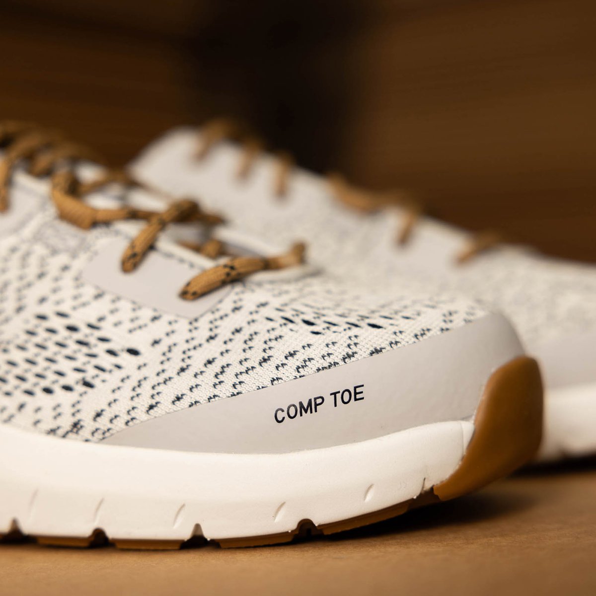 Run Time 3 Gray/White Composite Toe (NMT)