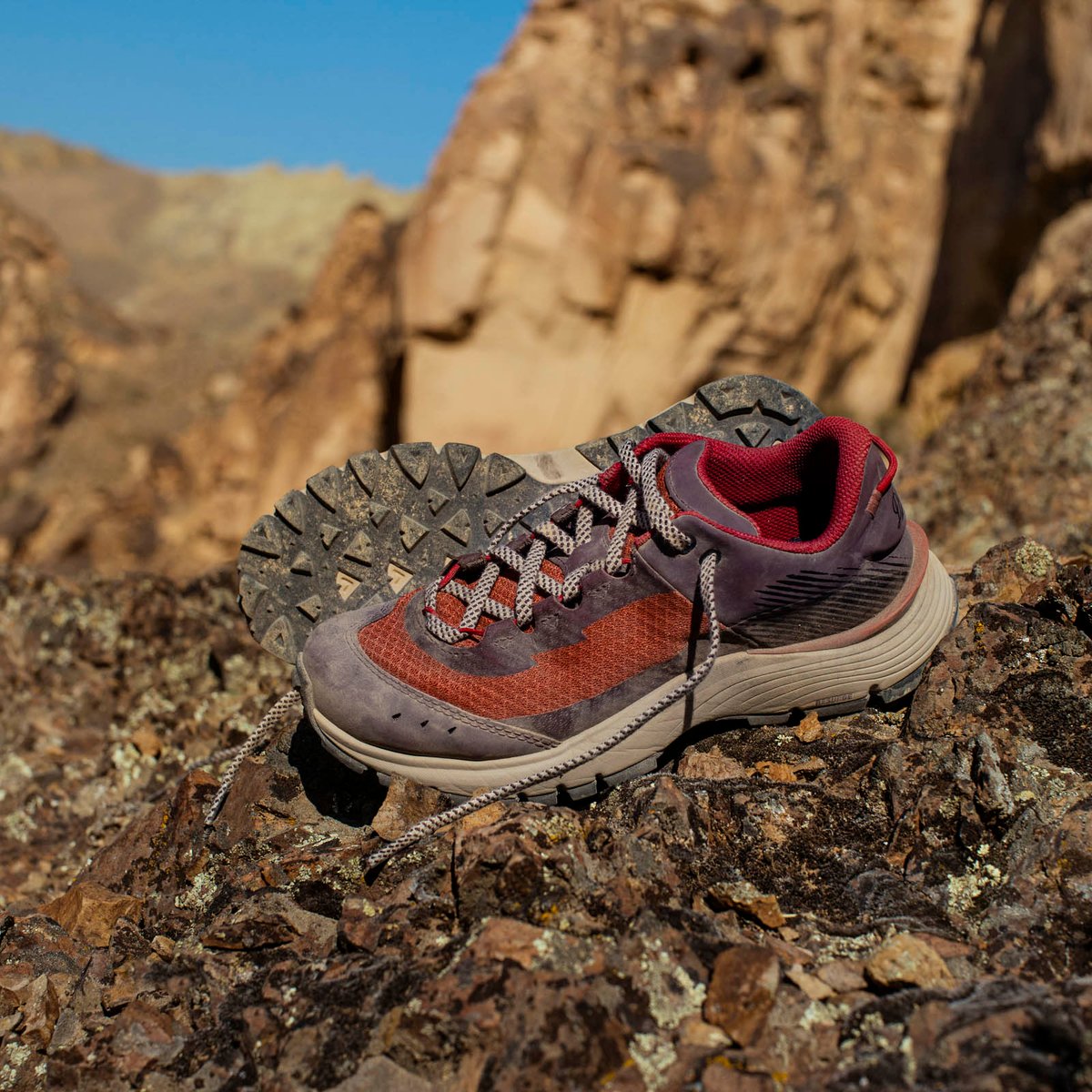 Trail Junction 3" Chocolate/Rhodo Red