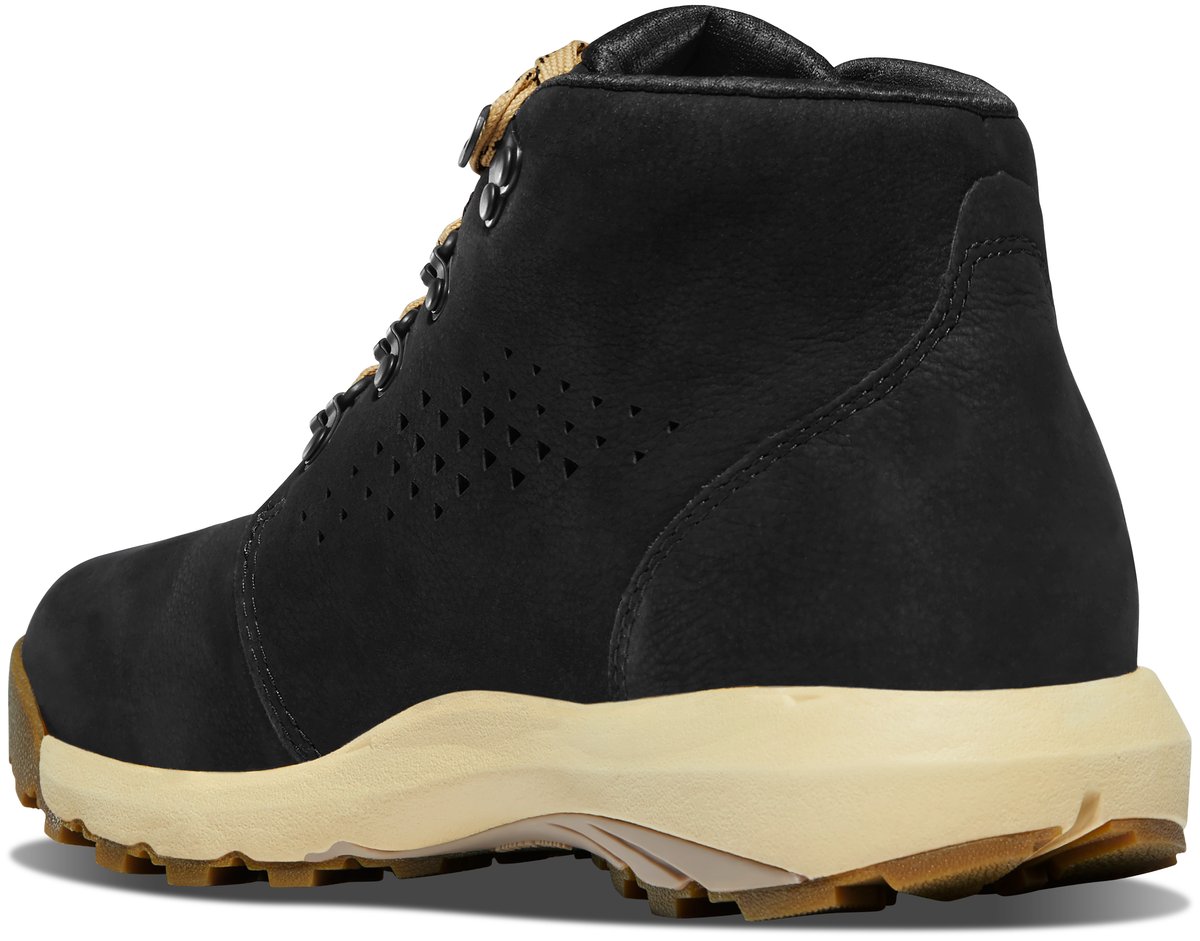 Inquire Chukka Black