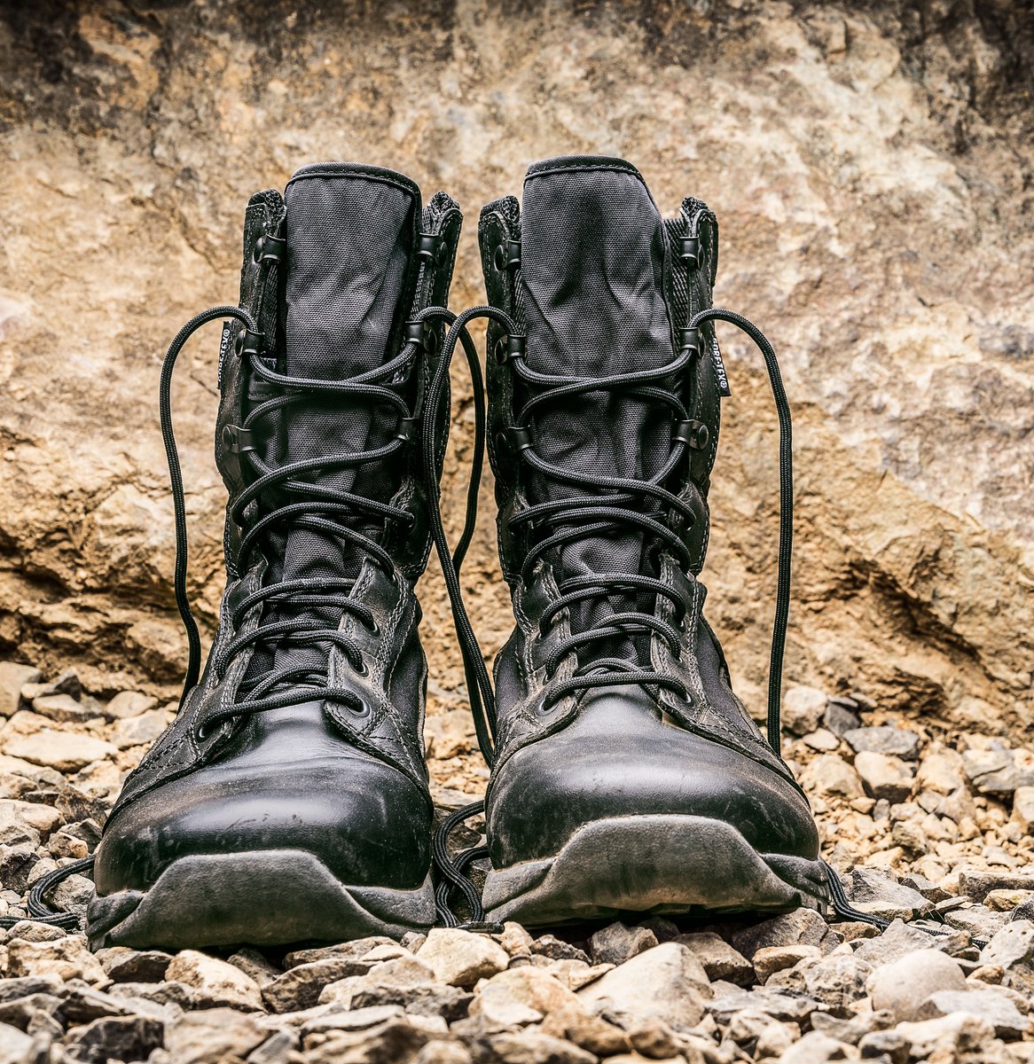 Tachyon Black Gore-Tex